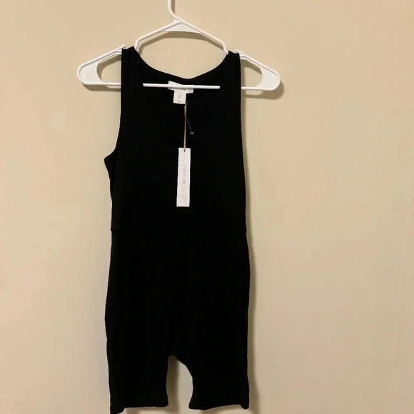 NWT House of Harlow 1960 Scoop Neck Romper - Color Black - Size Small - Picture 1 of 4